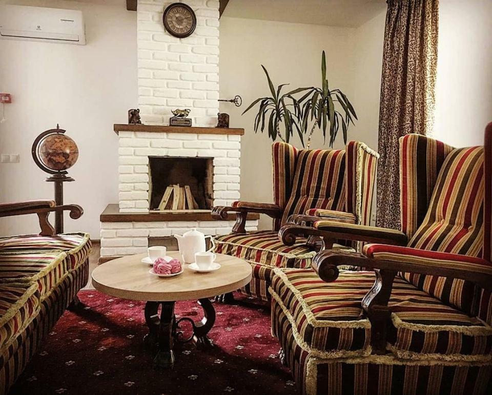 Rioro Hotell Myrhorod Exteriör bild