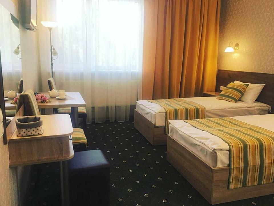 Rioro Hotell Myrhorod Exteriör bild