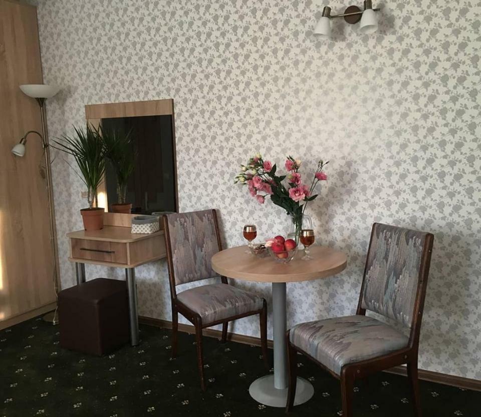 Rioro Hotell Myrhorod Exteriör bild
