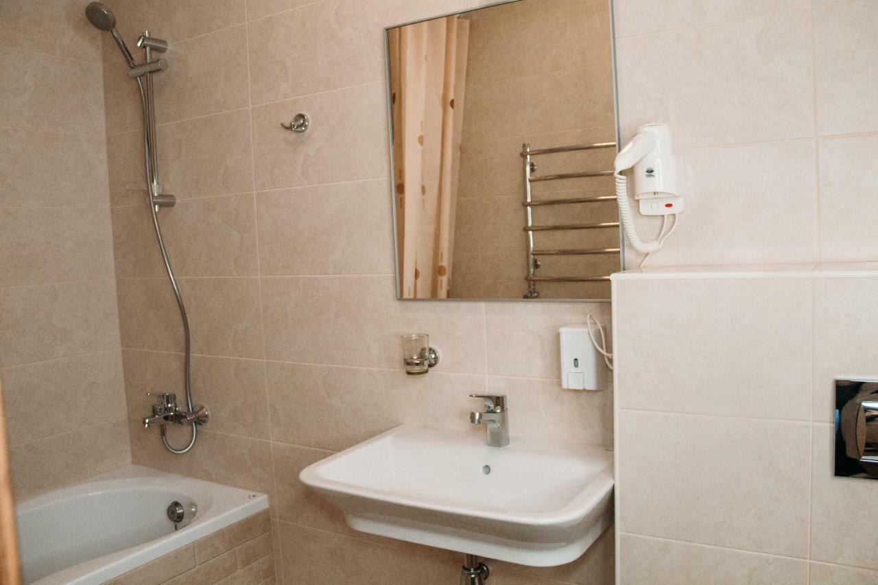 Rioro Hotell Myrhorod Exteriör bild