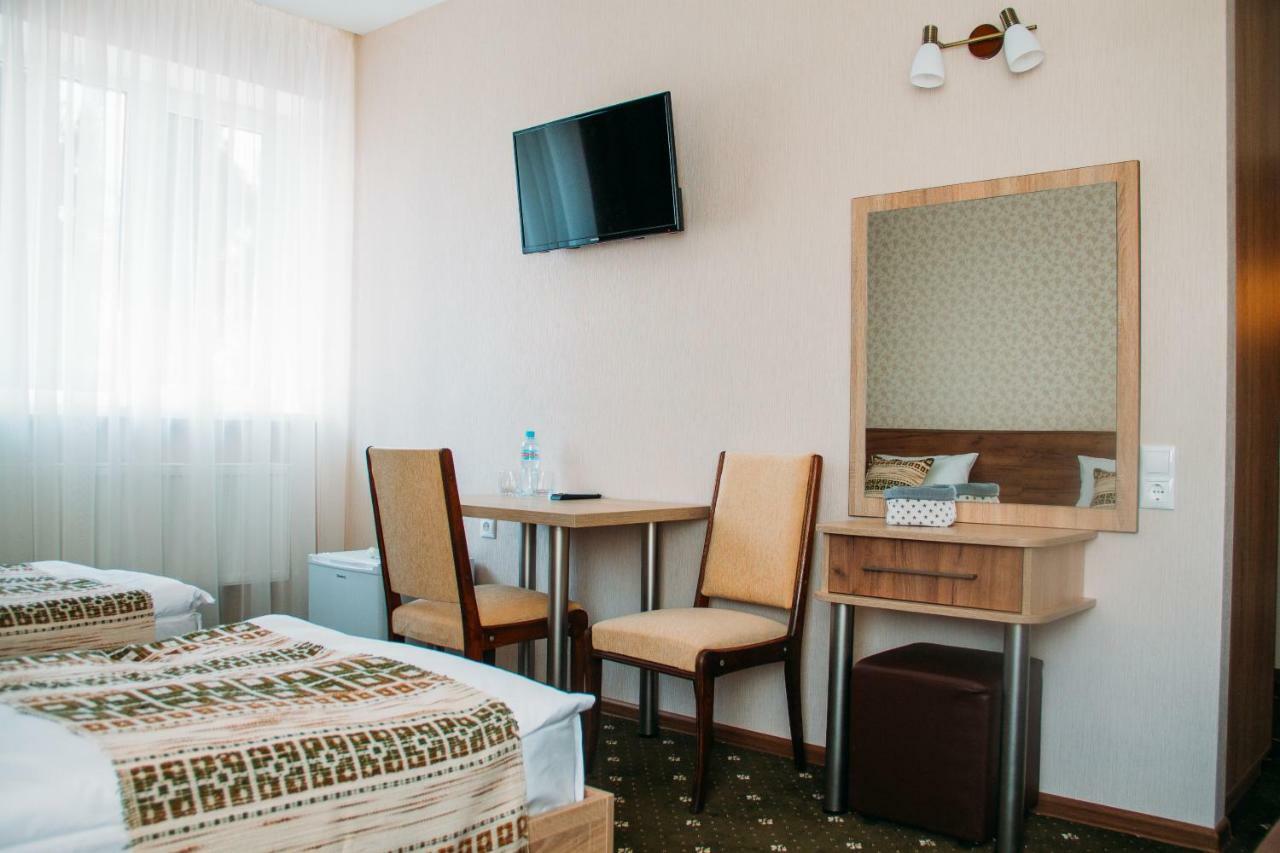 Rioro Hotell Myrhorod Exteriör bild