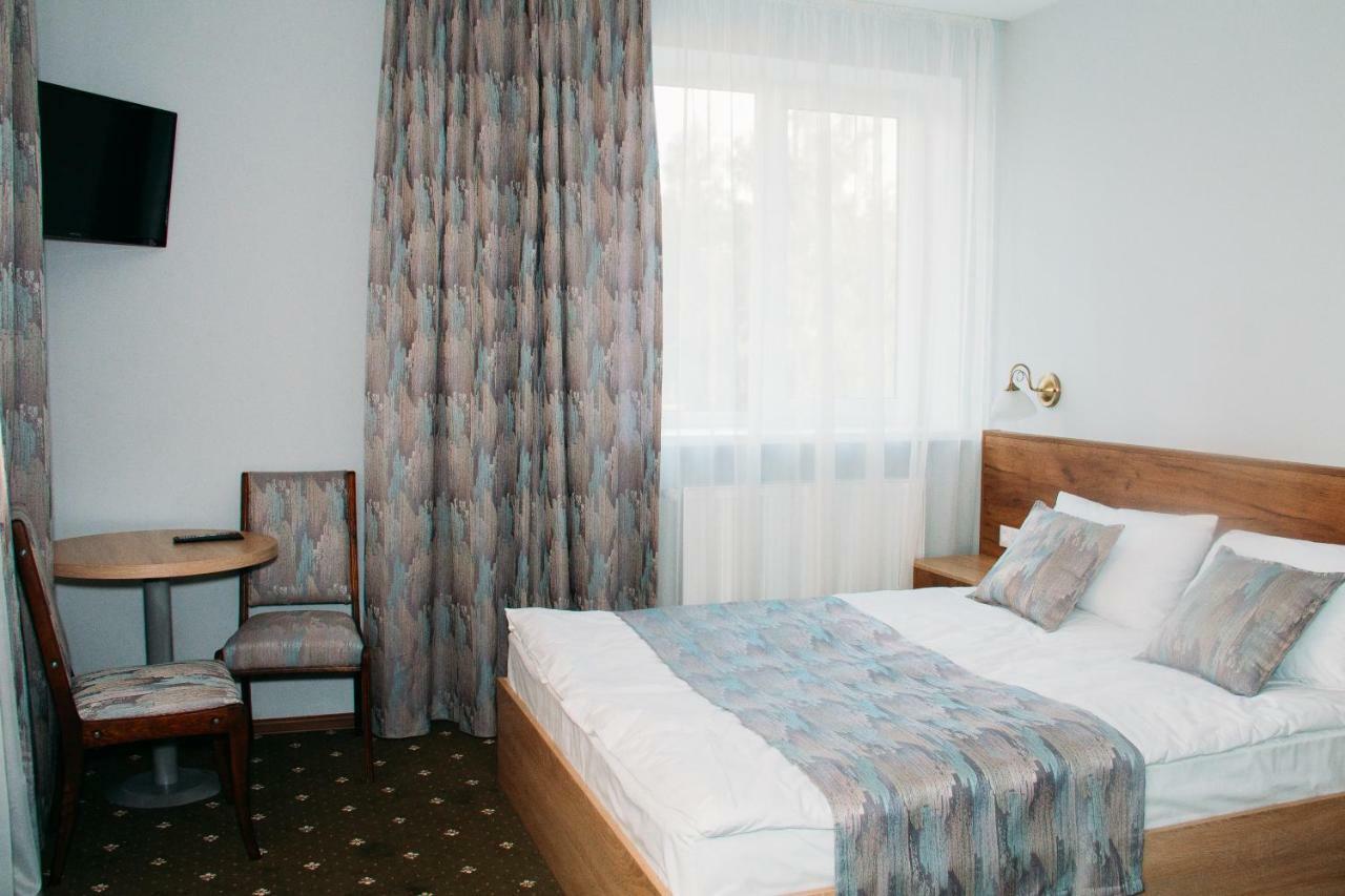 Rioro Hotell Myrhorod Exteriör bild