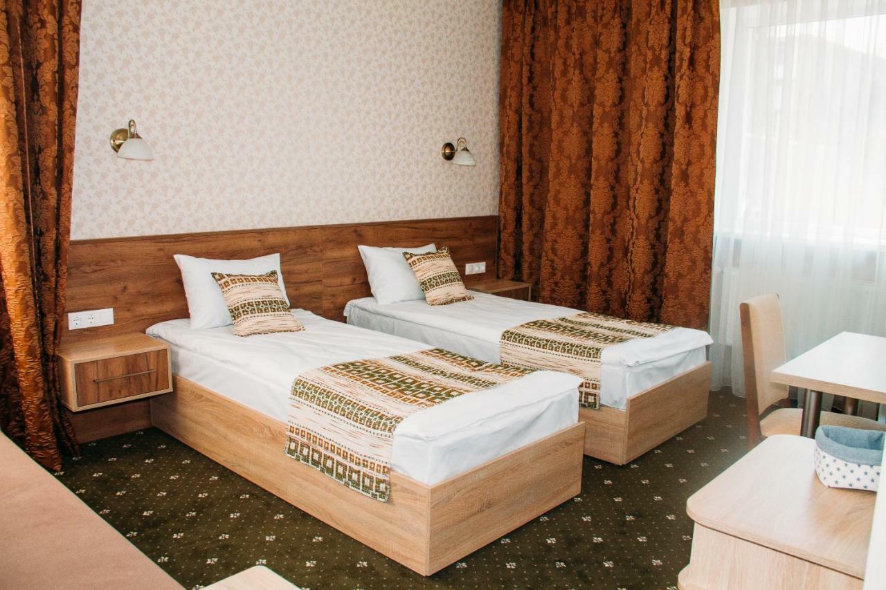 Rioro Hotell Myrhorod Exteriör bild